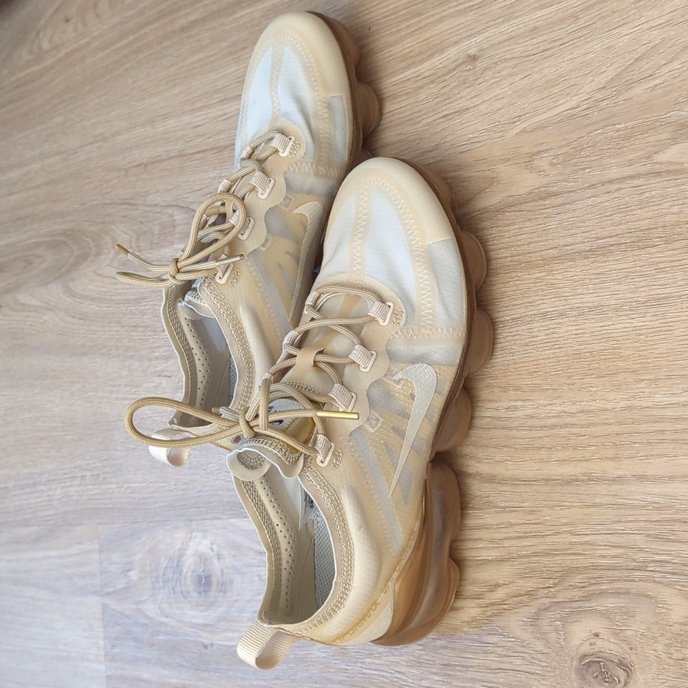Nike Air Vapormax Gold worn once!